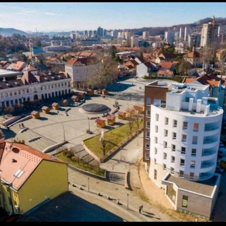 Apartman Viktoria 투즐라 외부 사진