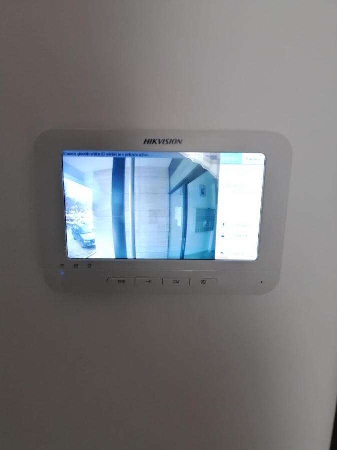 Apartman Viktoria 투즐라 외부 사진